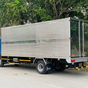 xe tai 8t thùng kín