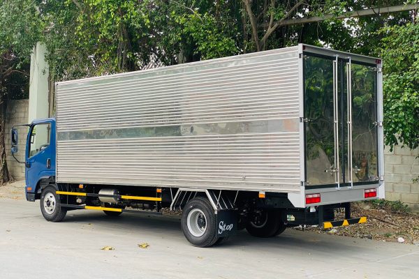 xe tai 8t thùng kín