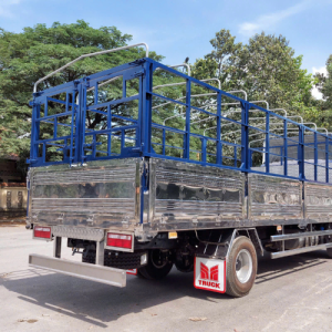 Thùng xe được làm từ vật liệu cao cấp, chịu được tải vượt trội