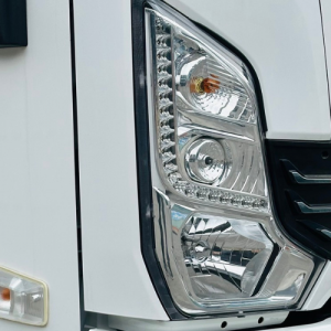 Hệ thống điện pha Halogen chiếu sáng tốt