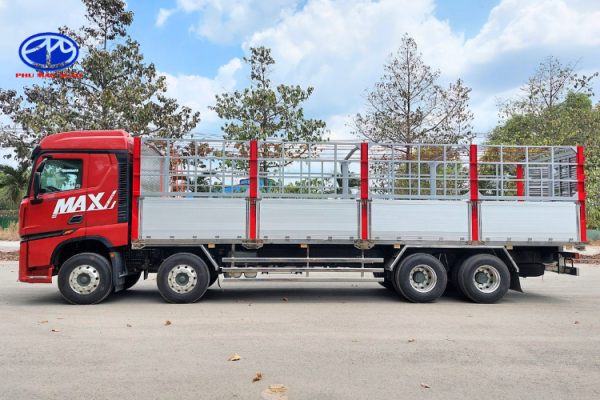 Thùng xe tải Howo Max 16t7 thùng bạt 9m7 rộng rãi