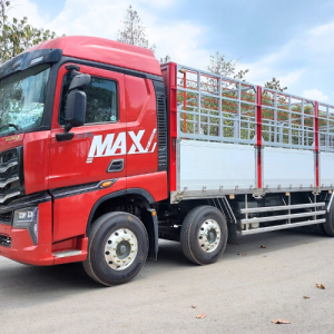 Xe tải Howo Max 4 chân thùng bạt sở hữu ngoại thất hiện đại, sang trọng