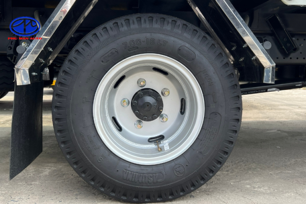 Lốp xe JAC N250S E5 độ bền cao, khả năng chịu tải tốt