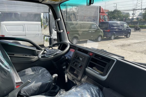 Nội thất xe tải JAC N200s E5 thùng bạt tiện nghi, hiện đại