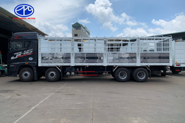 Kích thước thùng xe đáp ứng mọi nhu cầu vận chuyển của khách hàng