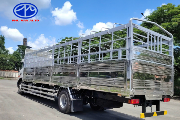 Thùng xe siêu dài đáp ứng được đa dạng các loại hàng hóa