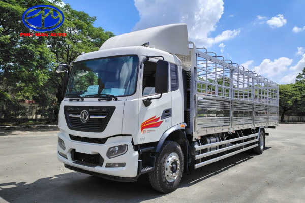Xe sở hữu ngoại thất mạnh mẽ, cứng cáp