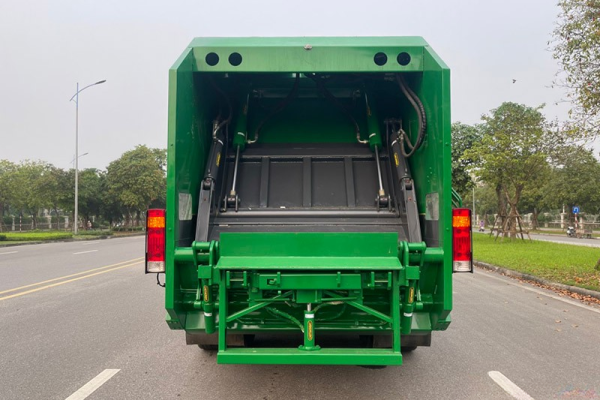 Xe thu gom và vận chuyện xử lý rác thải