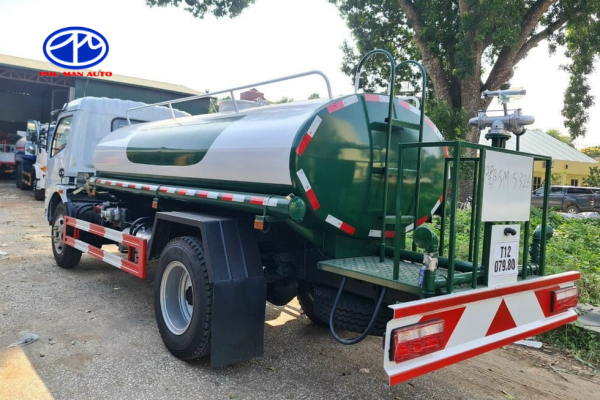 Xe có hệ thống phun nước hiện đại