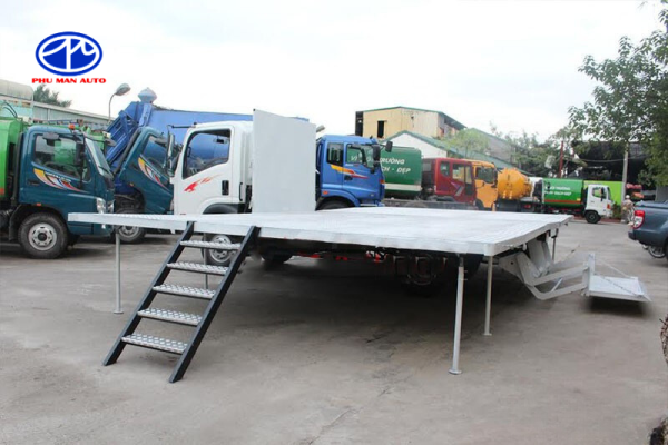 Xe sân khấu lưu động Isuzu QKR230