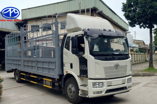 Xe tải Faw J6H 5.6 tấn thùng bạt