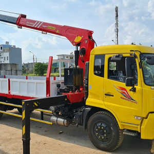 Xe cẩu Dongfeng B180 7 tấn được ứng dụng đa dạng các lĩnh vực