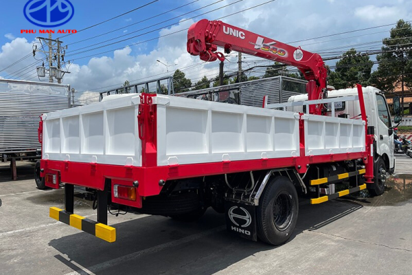 Xe có hệ thông cần cẩu hiện đại, đáp ứng mọi nhu cầu công việc