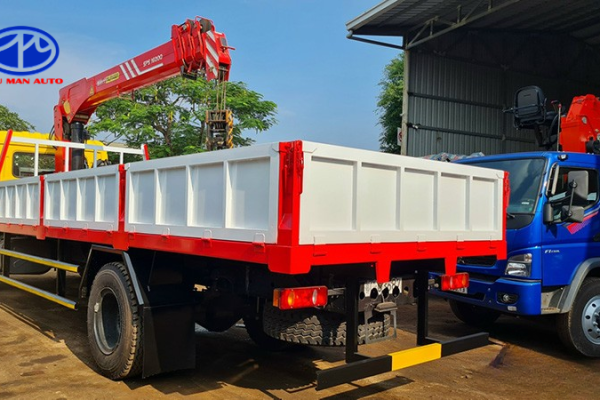 Xe được trang bị cần cẩu Sany Alfinger SPS16000 mạnh mẽ. chính xác