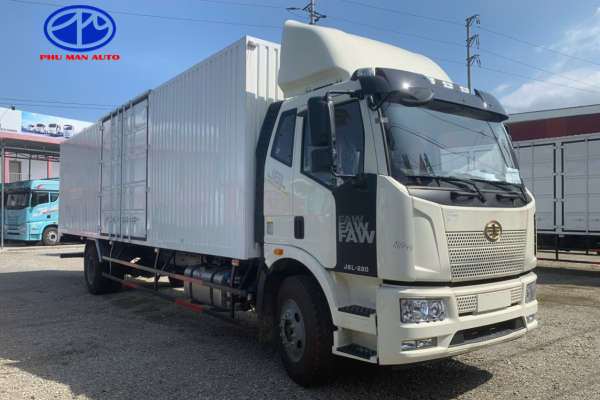 Xe tải FAW 7 tấn 3 thùng kín container 9m7
