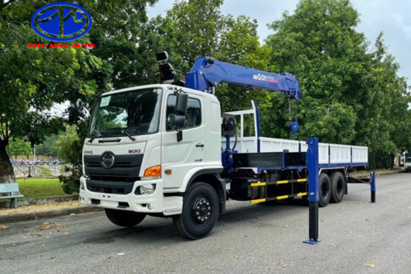 Xe tải Hino 3 chân lắp cẩu 8 tấn