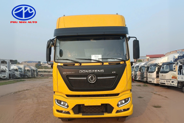 Xe Dongfeng 3 chân có thiết kế mạnh mẽ, cứng cáp