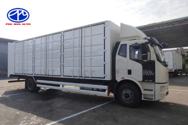 Xe tải Faw 7 tấn thùng kín có ngoại thất hiện đại, mạnh mẽ