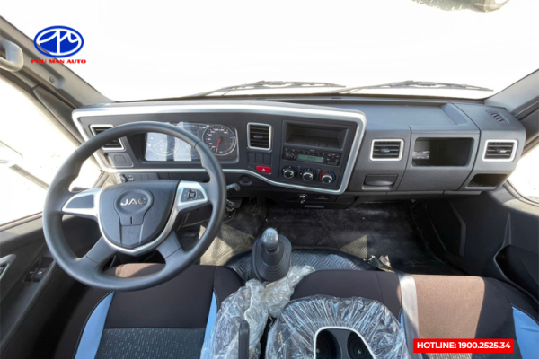 Khoang cabin xe tải jac H250 E5 rộng rãi, thoải mái