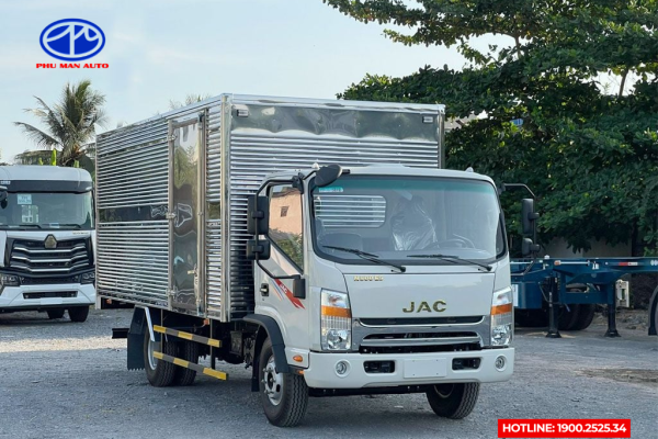 Xe tải JAC N500 E5 thùng kín 5m2
