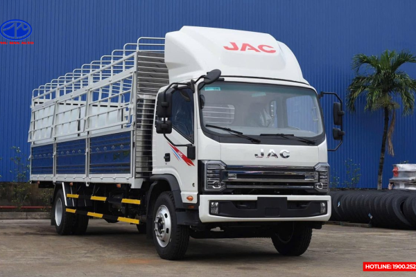 Xe tải JAC N900S E5 thùng bạt đời 2025
