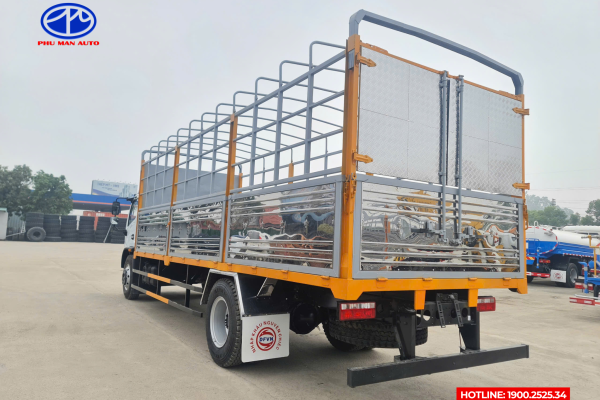 Khung sắt chắc chắn, phù hợp chở hàng cồng kềnh