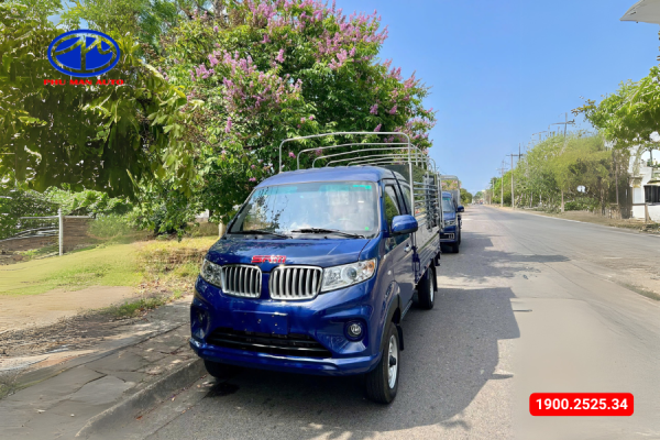 Mặt ga lăng của xe và cụm đèn pha được thiết kế hiện đại