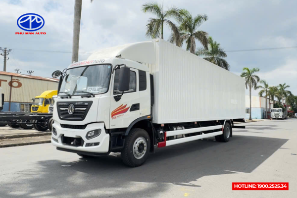 Xe Dongfeng 180HP có thiết kế hiện đại, kiểu dáng mạnh mẽ