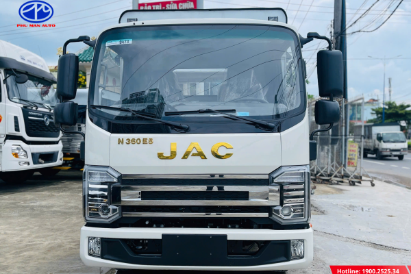 Cabin xe tập lái JAC N360S E5 chống ồn, cách nhiệt tốt