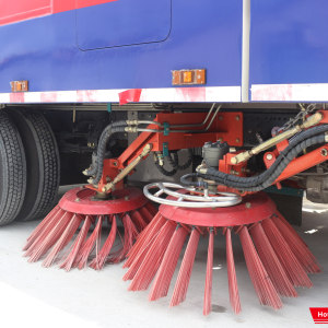 Thiết kế hàng chối quét đường 360 độ tiện ích, linh hoạt