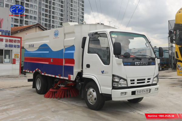 Xe quét đường hút bụi ISUZU 3 khối