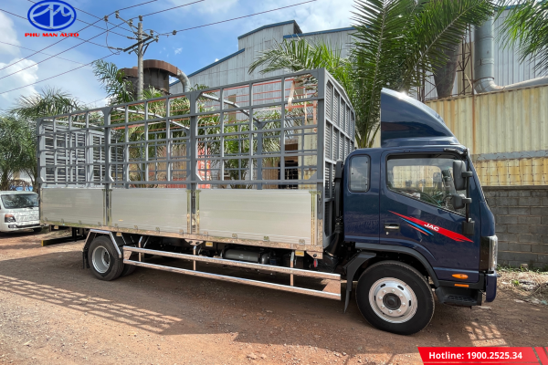 Xe có ngoại thất hiện đại, mạnh mẽ