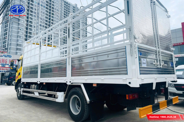 Xe sở hữu thùng bạt tiêu chuẩn siêu dài 9m9