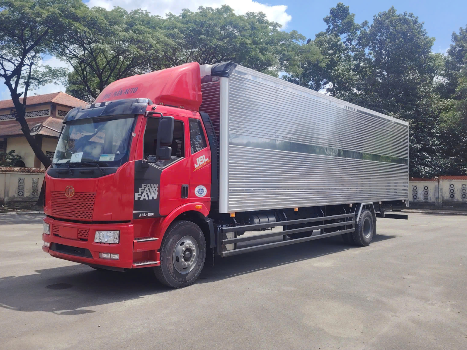 XE TẢI FAW J6L THÙNG KÍN 9M9 ĐỜI 2025 - Ô Tô Phú Mẫn - Đại Lý Xe Tải ...