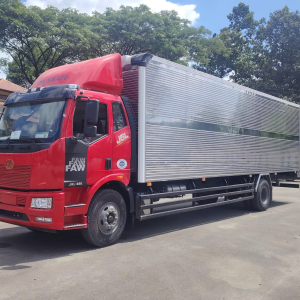 Xe tải FAW J6L thùng kín 9m9 đời 2025