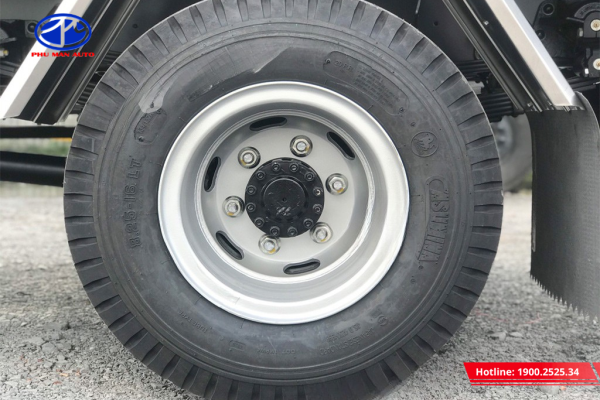 Lốp xe bền bỉ, bám đường chắc, chịu tải tốt