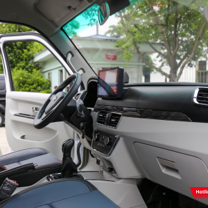 Nội thất SRM X30L được thiết kế hiện đại, rộng rãi