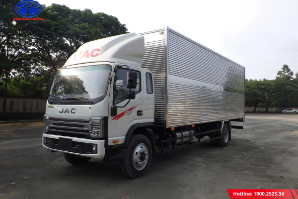 Ngoại thất JAC N900 Plus E5 hiện đại, khỏe khoắn và tiện dụng