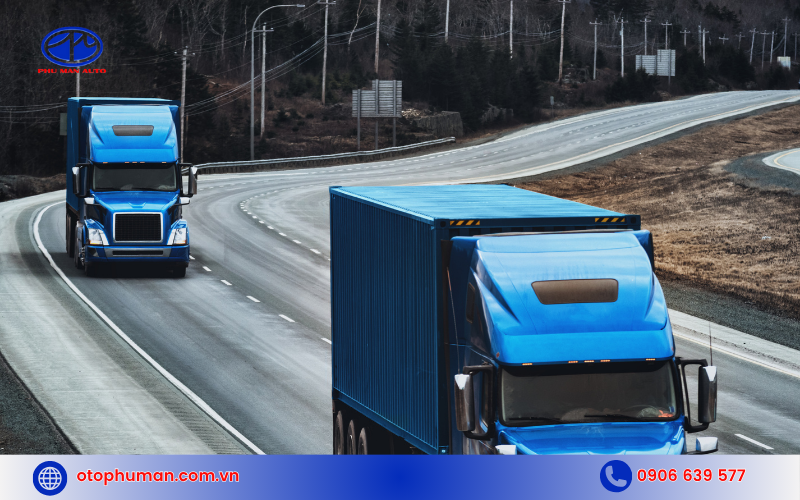 Tuân thủ luật giao thông và đi đúng làn đường