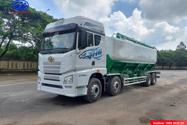 Xe bồn cám FAW JH6 4 chân trục vít