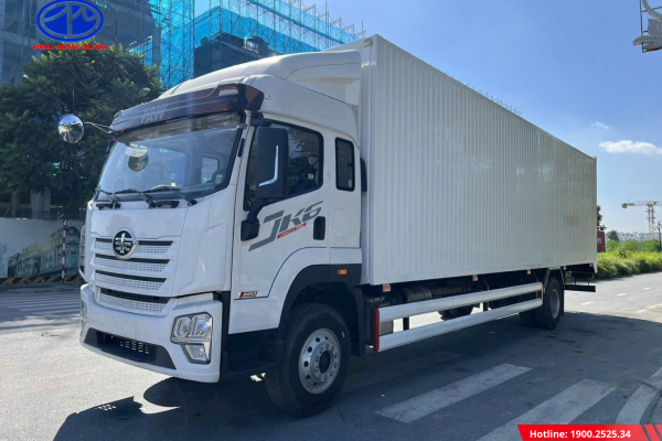 Xe được thiết kế hiện đại, đảm bảo an toàn khi vận hành