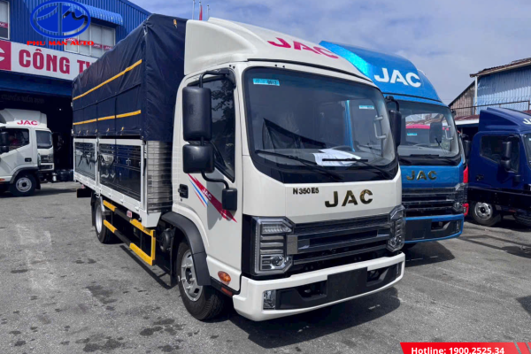 Cabin xe tải JAC N350E PRO được thiết kế vuông vức, mạnh mẽ