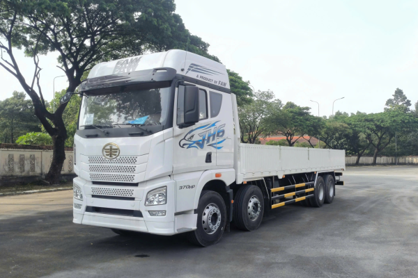 Xe sở hữu ngoại thất mạnh mẽ, thu hút ánh nhìn