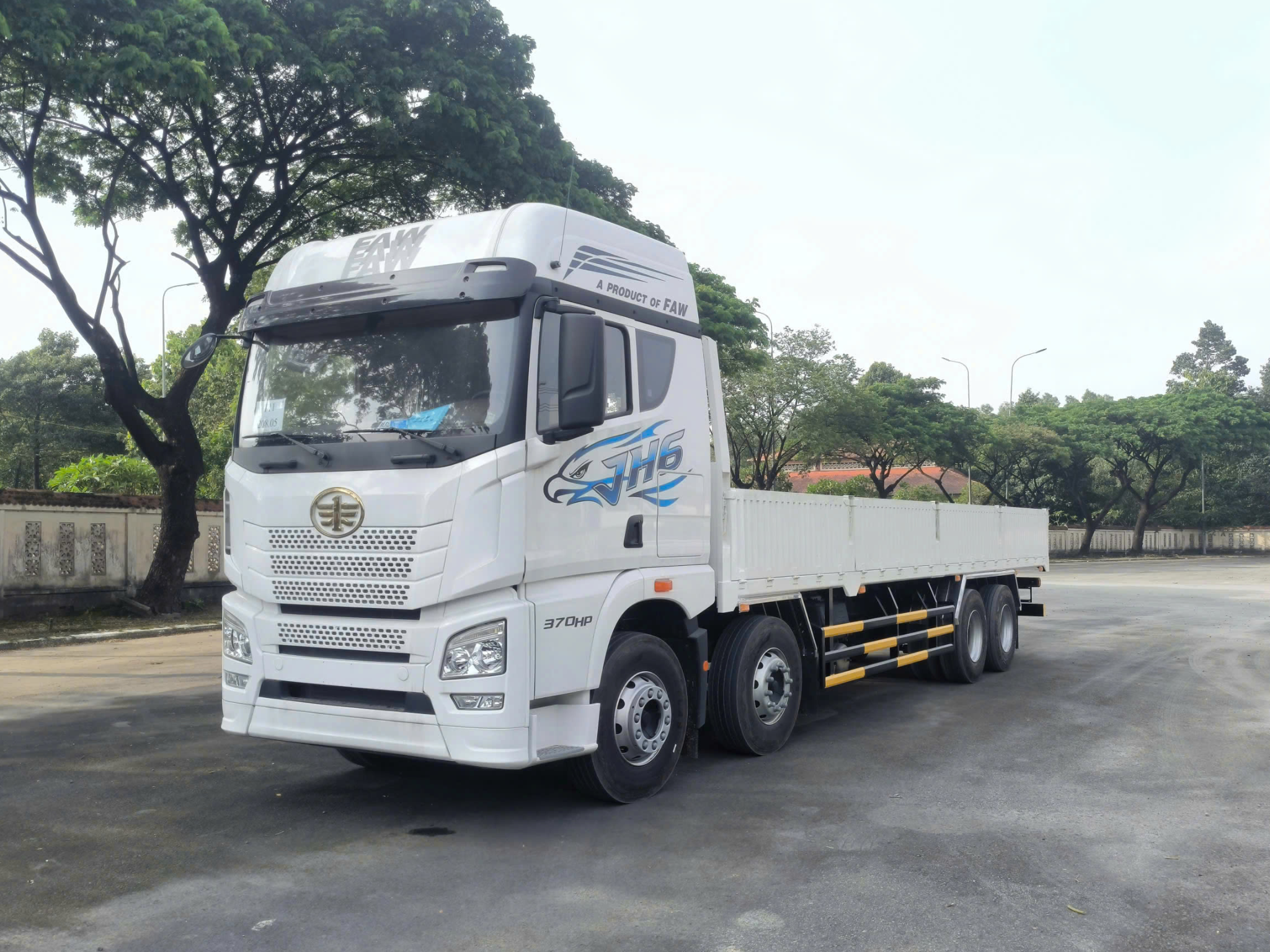 Xe sở hữu ngoại thất mạnh mẽ, thu hút ánh nhìn