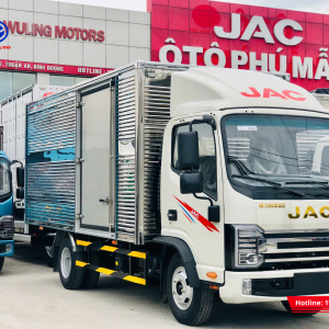 Xe sở hữu ngoại hình mạnh mẽ, cứng cáp