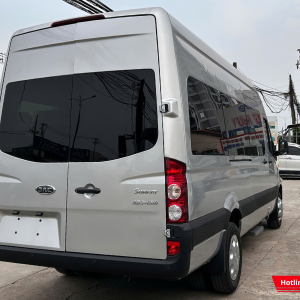 Khoang thùng xe rộng rãi, thoáng đãng