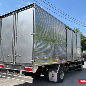 Thùng xe được thiết kế chắc chắn, đồ bền cao