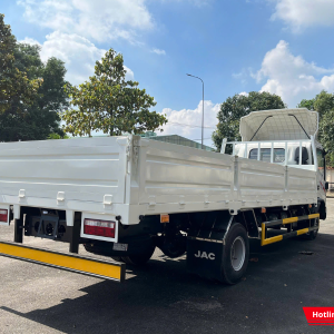 Thùng xe được thiết kế tối ưu, chở được nhiều loại hàng hóa