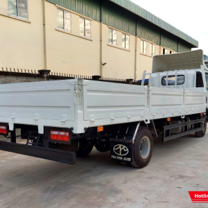 Thùng xe rộng rãi, thiết kế tối ưu cho việc bóc dỡ hàng hóa