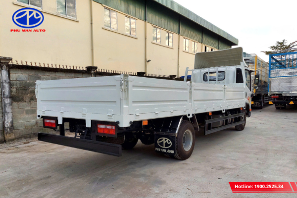 Thùng xe rộng rãi, thiết kế tối ưu cho việc bóc dỡ hàng hóa